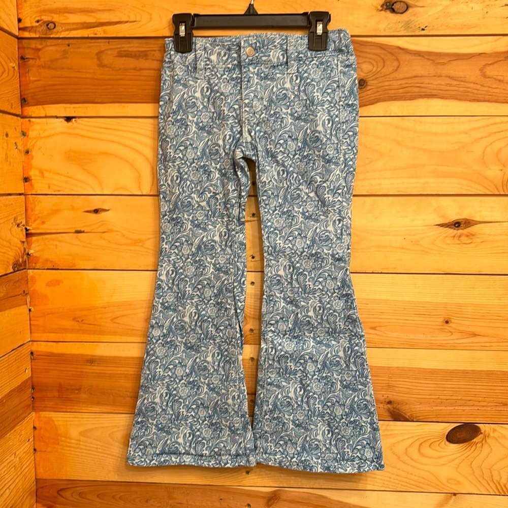 Ready for spirit day! Cute Rock & Roll denim girls jeans.